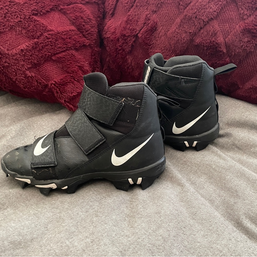 Nike Kids' Black/White Mid-Top Cleats